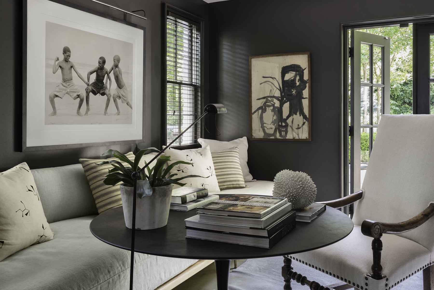 Minimalist style ceramic flower pots for villa decoration