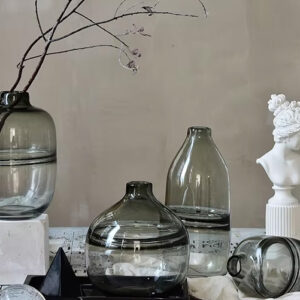 decor showroom-glass vase