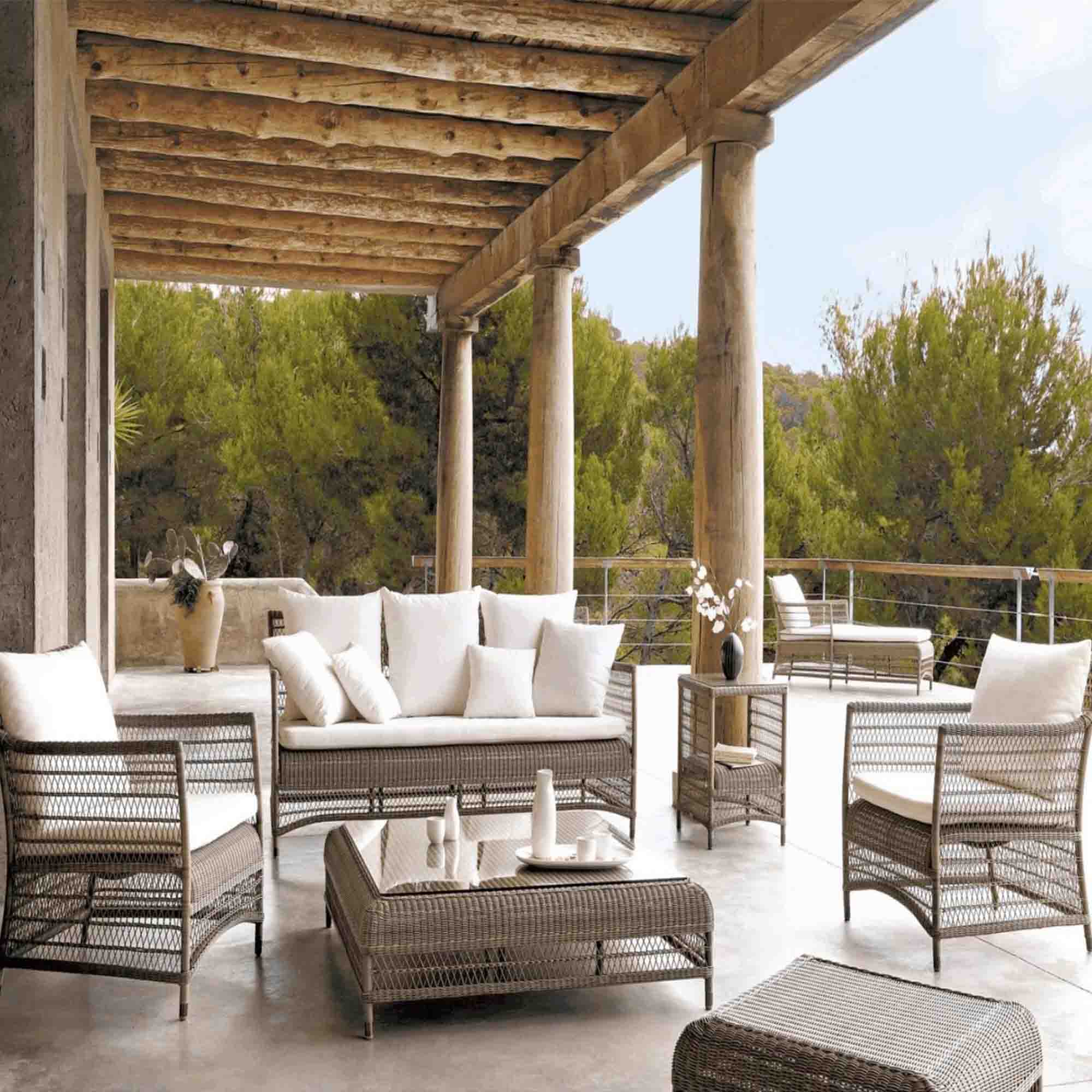 Luxury outdoor rattan sofa set with aluminum frame on villa patio
